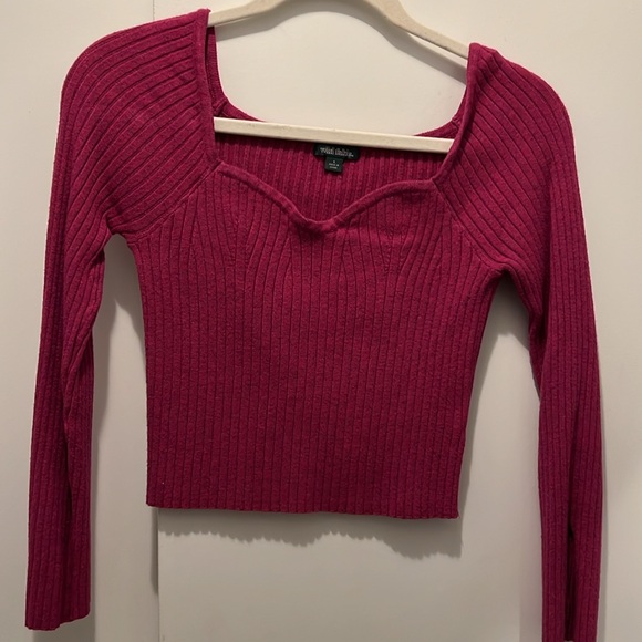 WILD FABLE • SWEATER • SMALL - Picture 2 of 3